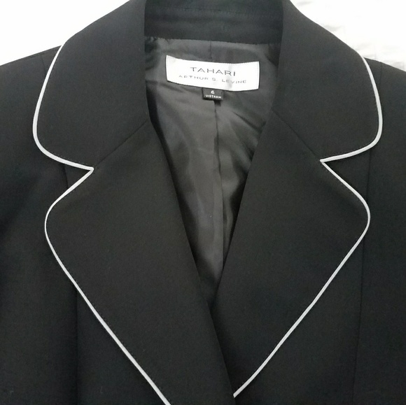 Tahari black blazer - Picture 6 of 6